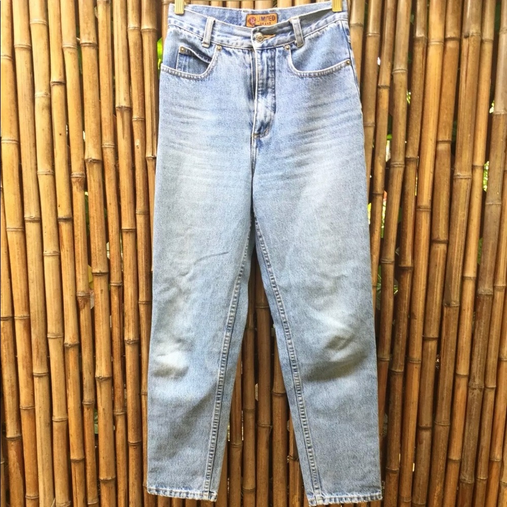 Vintage high waisted perfect wash jeans 24
